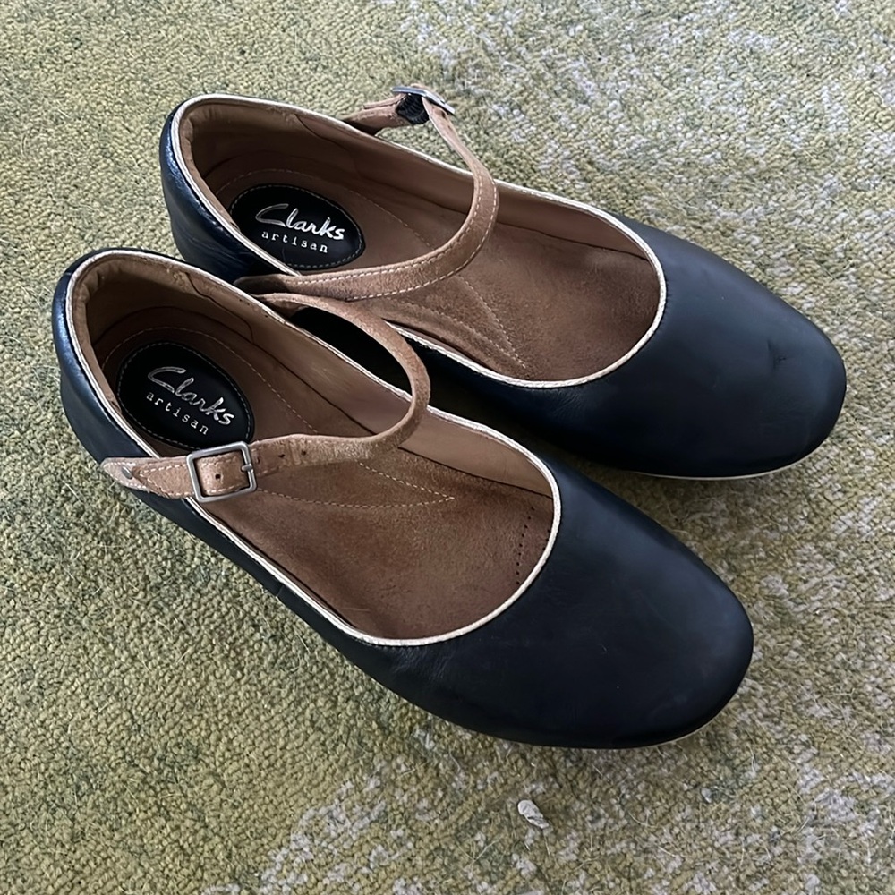 Clark’s black Mary Jane ballet flat